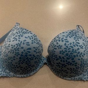 Adore Me 34DD Teal floral T-shirt bra. Underwire bra.